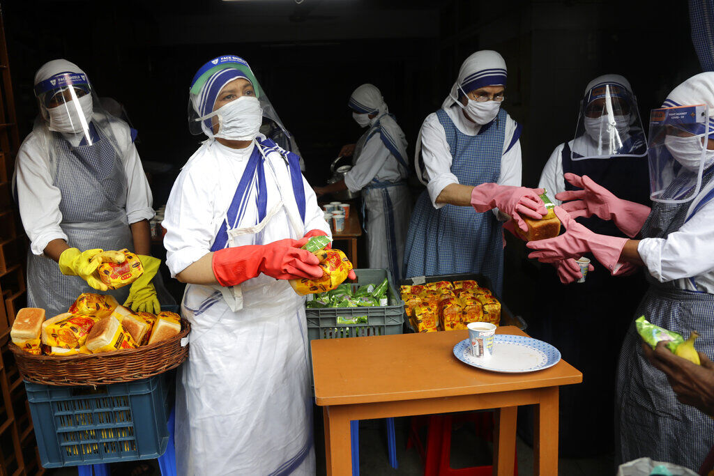 APTOPIX Virus Outbreak India Saint Teresa